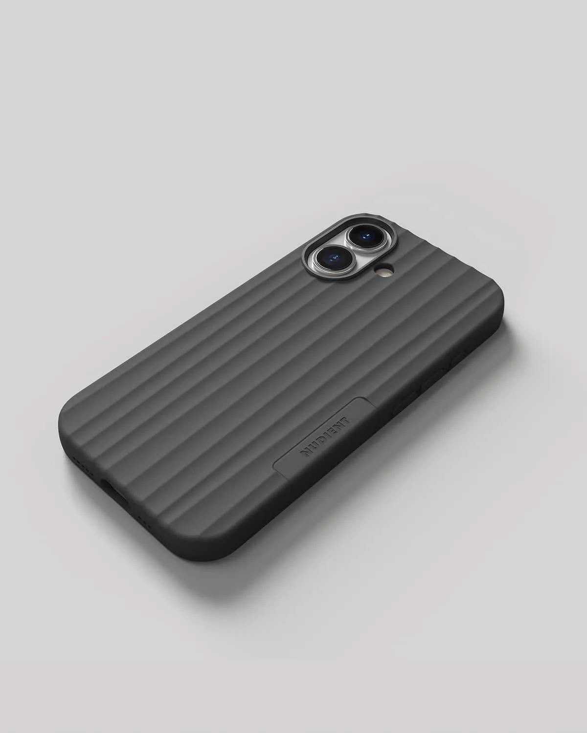 Nudient Bold Case cover iPhone 17 Basalt Grey MagSafe antishock