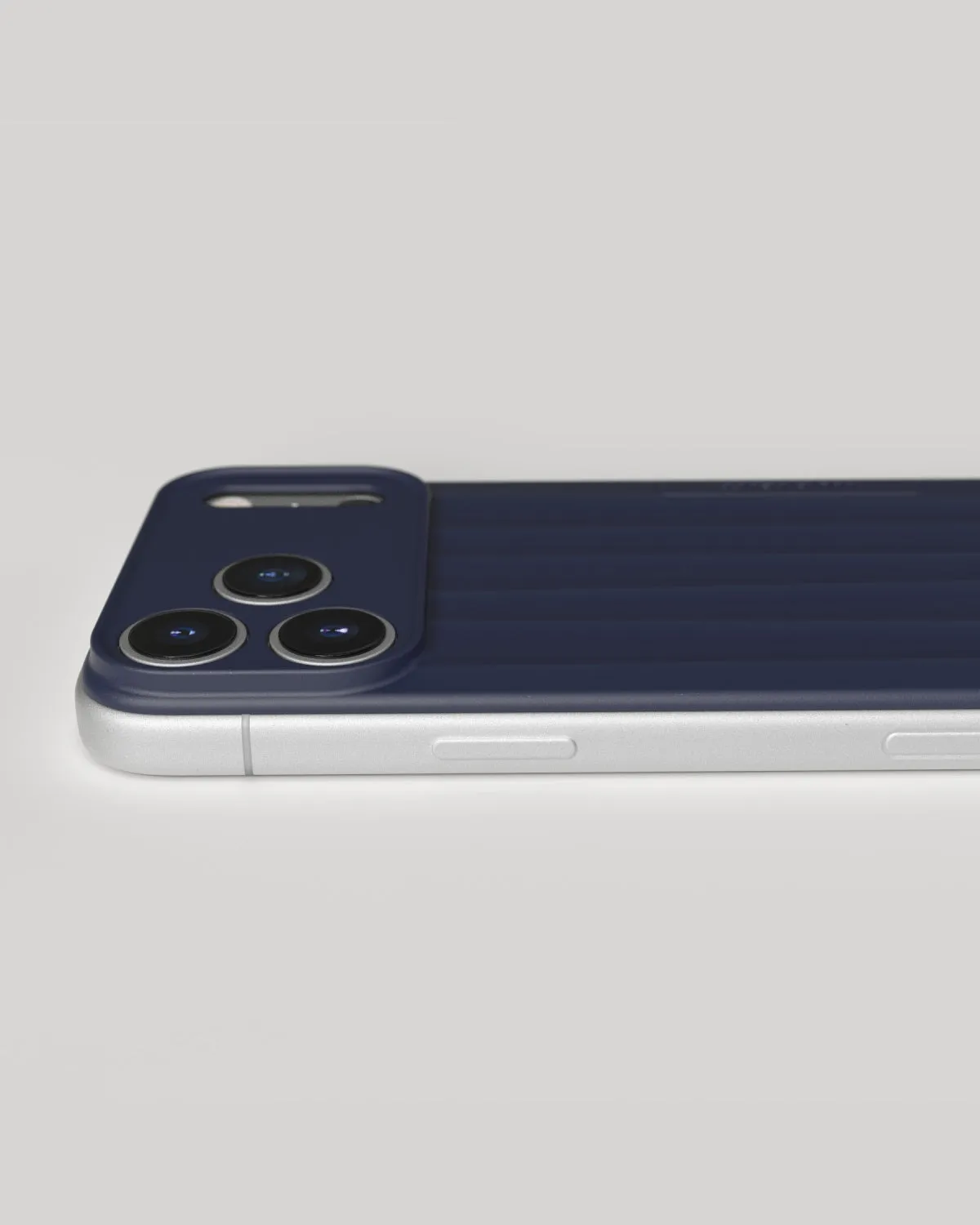 Nudient Slice Case cover iPhone 17 Pro Max Ocean Blue