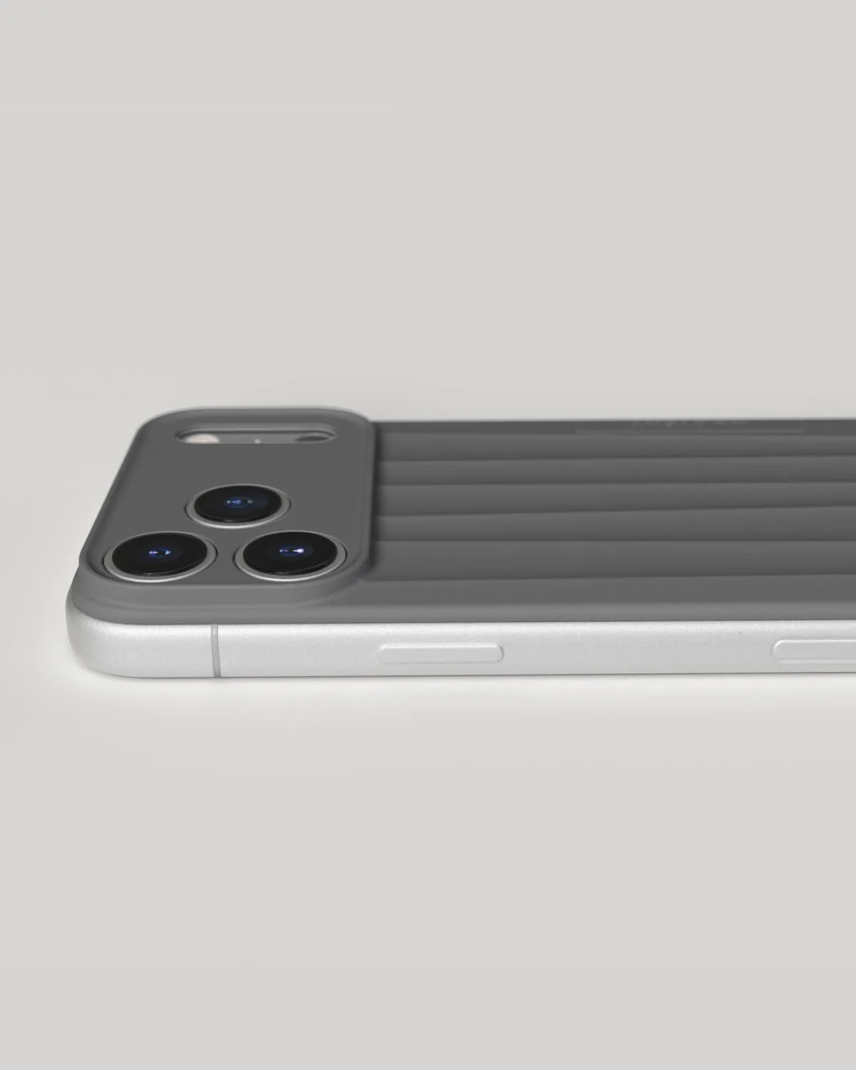 Nudient Slice Case iPhone 17 Pro Max cover grigia MagSafe