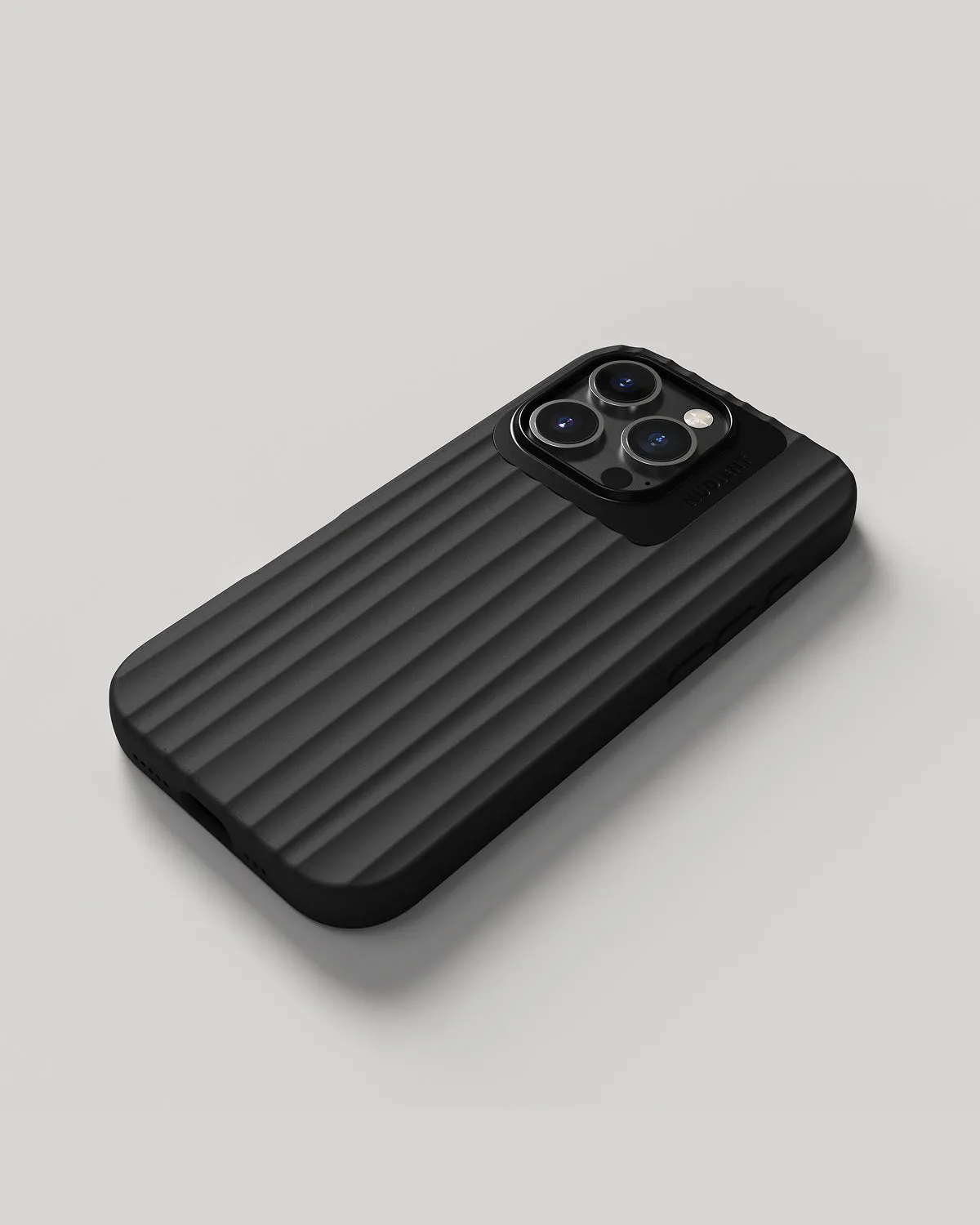Nudient Bold Case custodia iPhone 16 Pro nera MagSafe