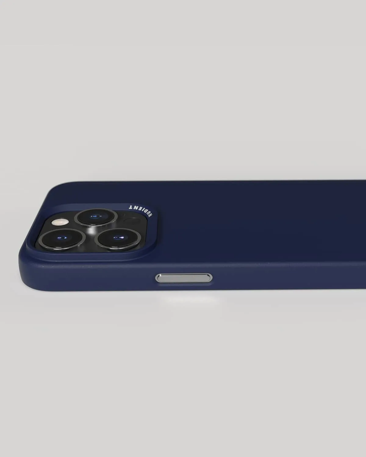 Nudient Thin Case iPhone 15 Pro Max cover Ocean Blue MagSafe