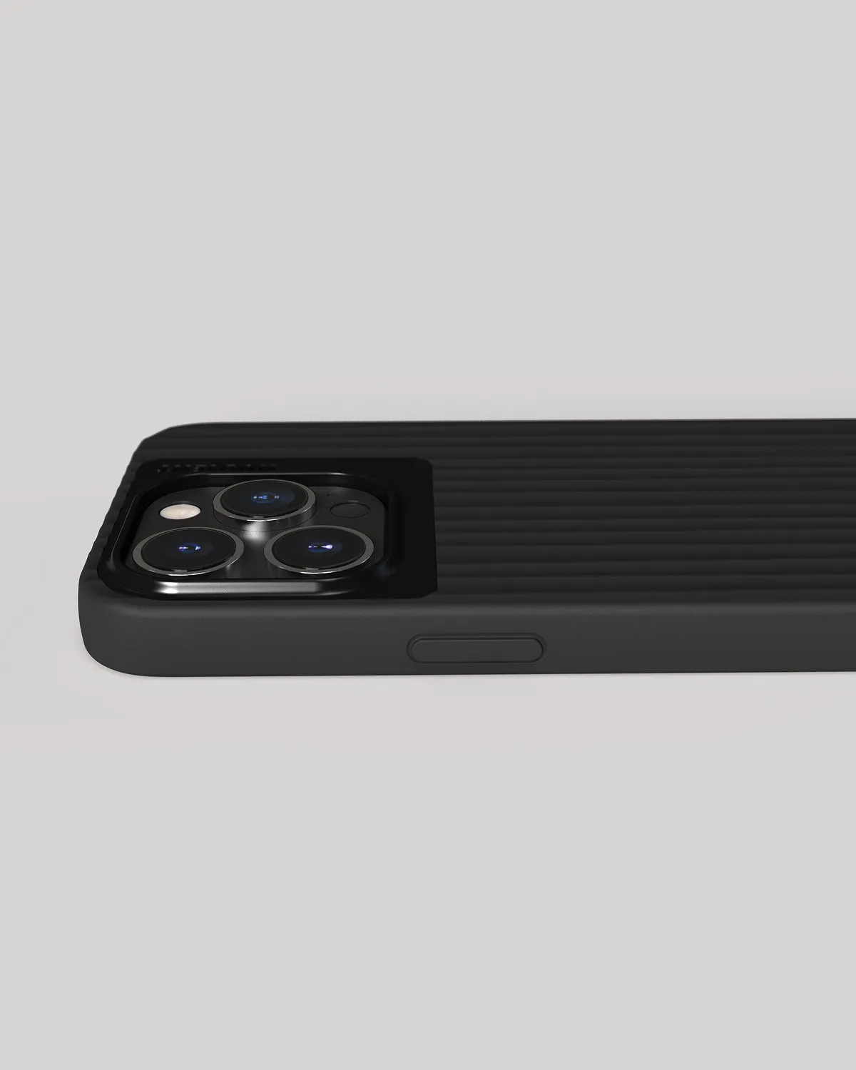 Nudient Bold Case custodia iPhone 16 Pro nera MagSafe