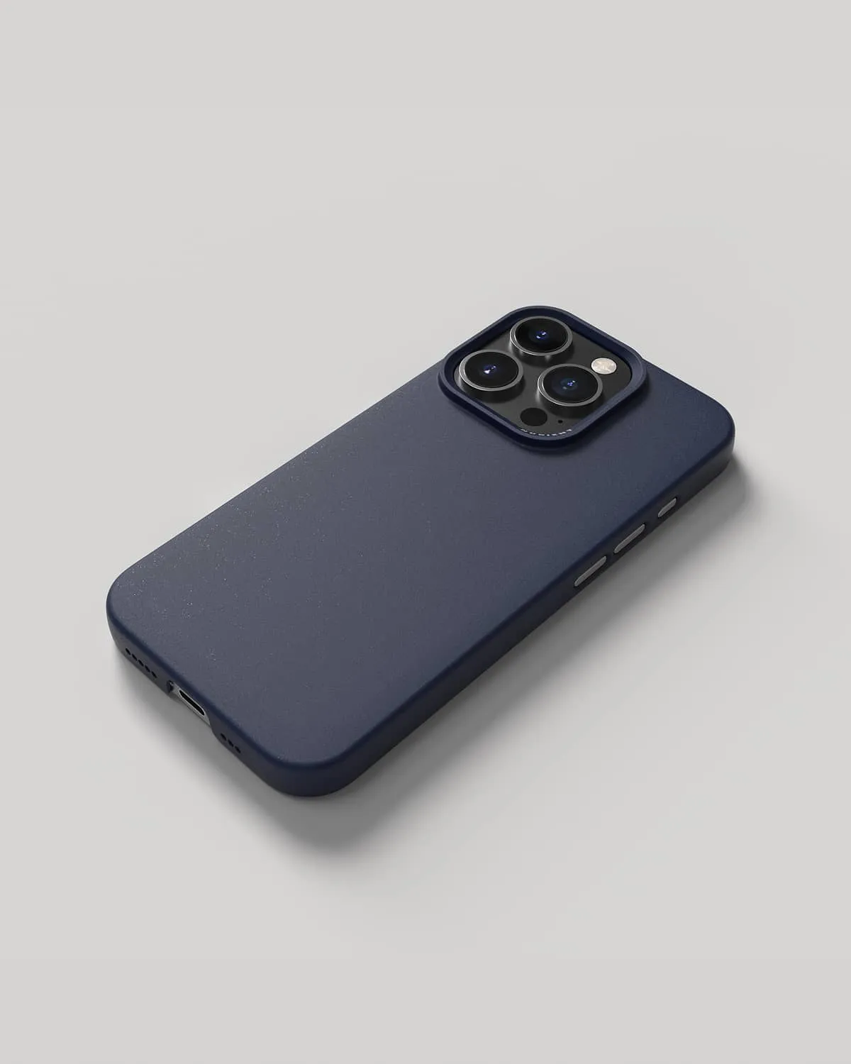 Nudient Thin Case iPhone 16 Pro cover blu sottile MagSafe