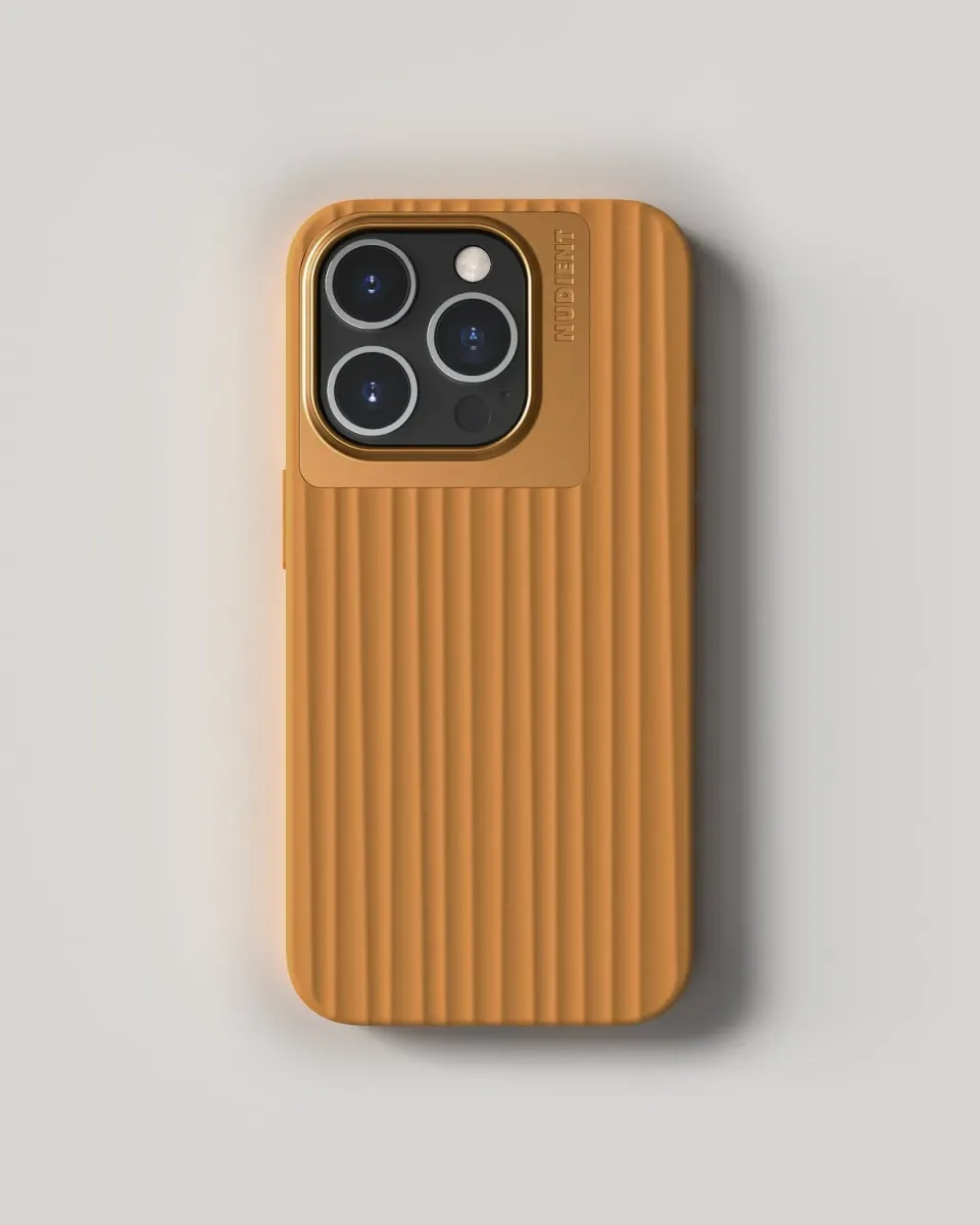 Nudient Bold Case iPhone 15 Pro cover Amber Yellow MagSafe