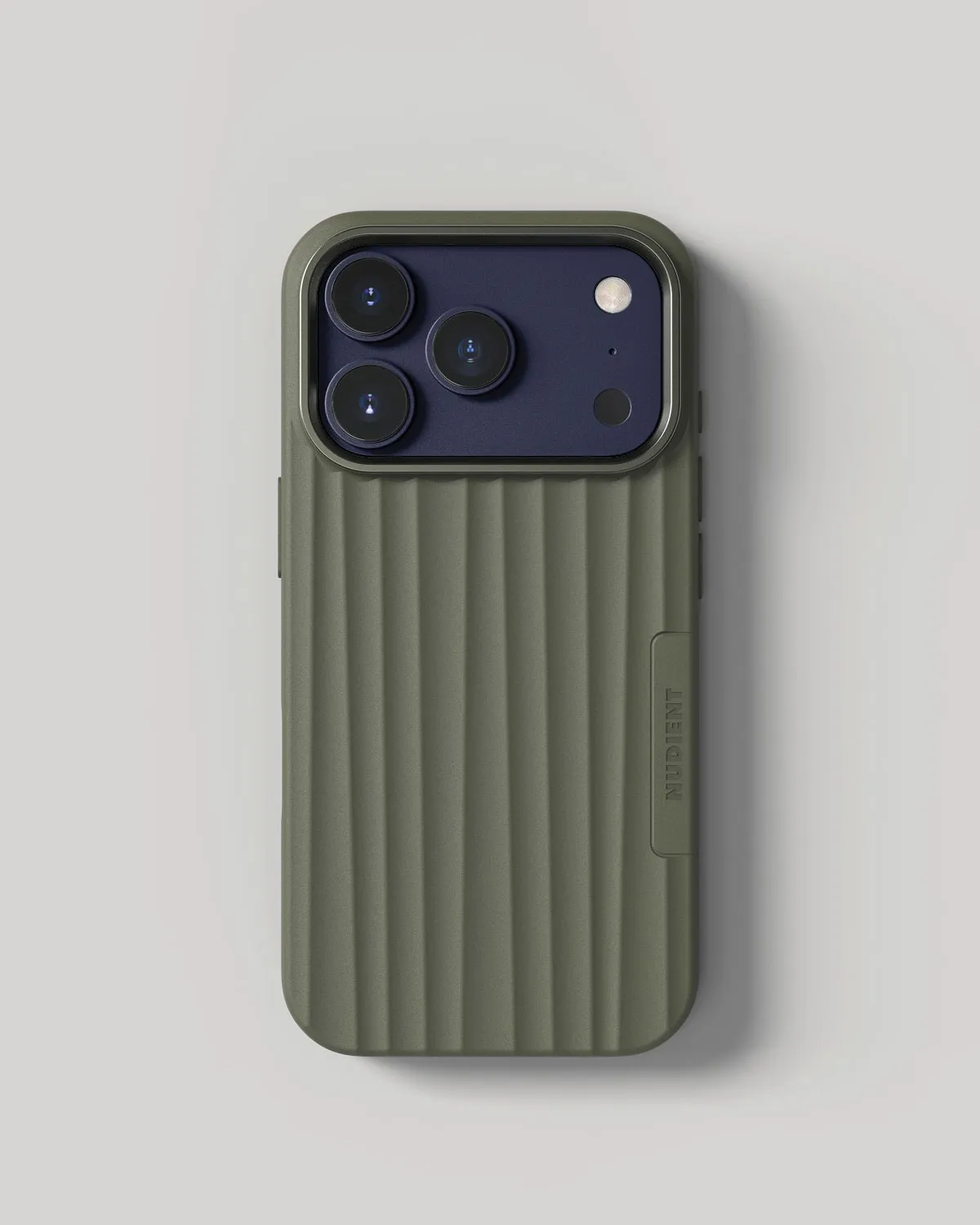 Nudient Bold Case cover iPhone 17 Pro Olive Green MagSafe antiurto