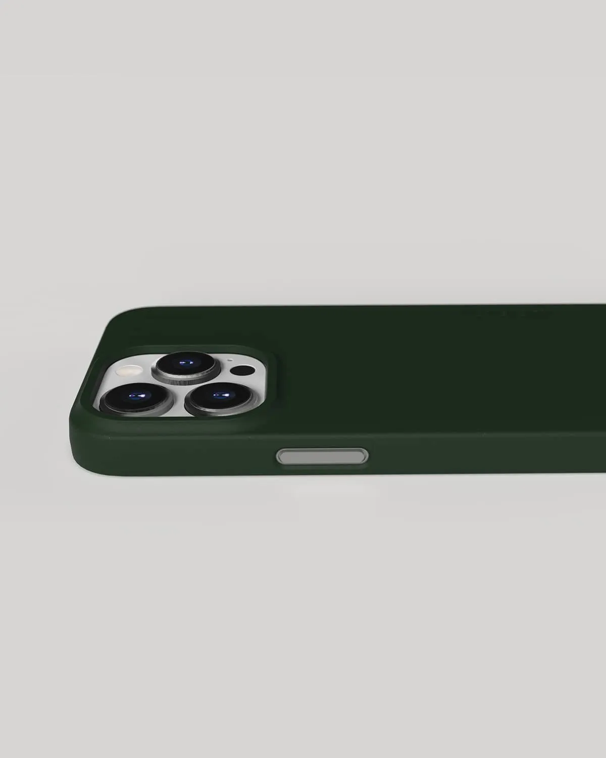 Nudient Thin Case iPhone 13 Pro cover verde sottile MagSafe