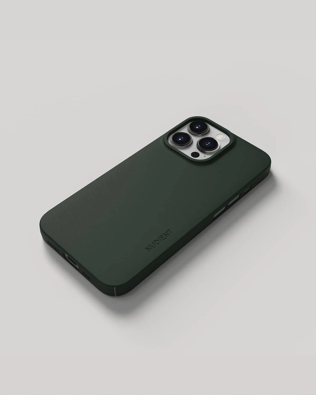 Nudient Thin Case iPhone 13 Pro cover verde sottile MagSafe