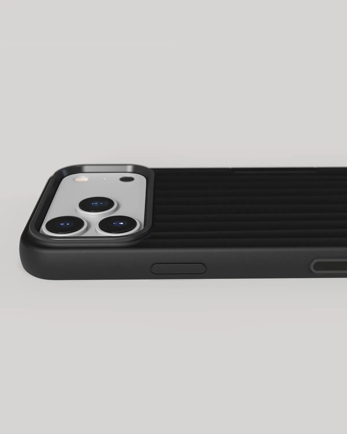 Nudient Bold Cover iPhone 18 Pro Max MagSafe Nera