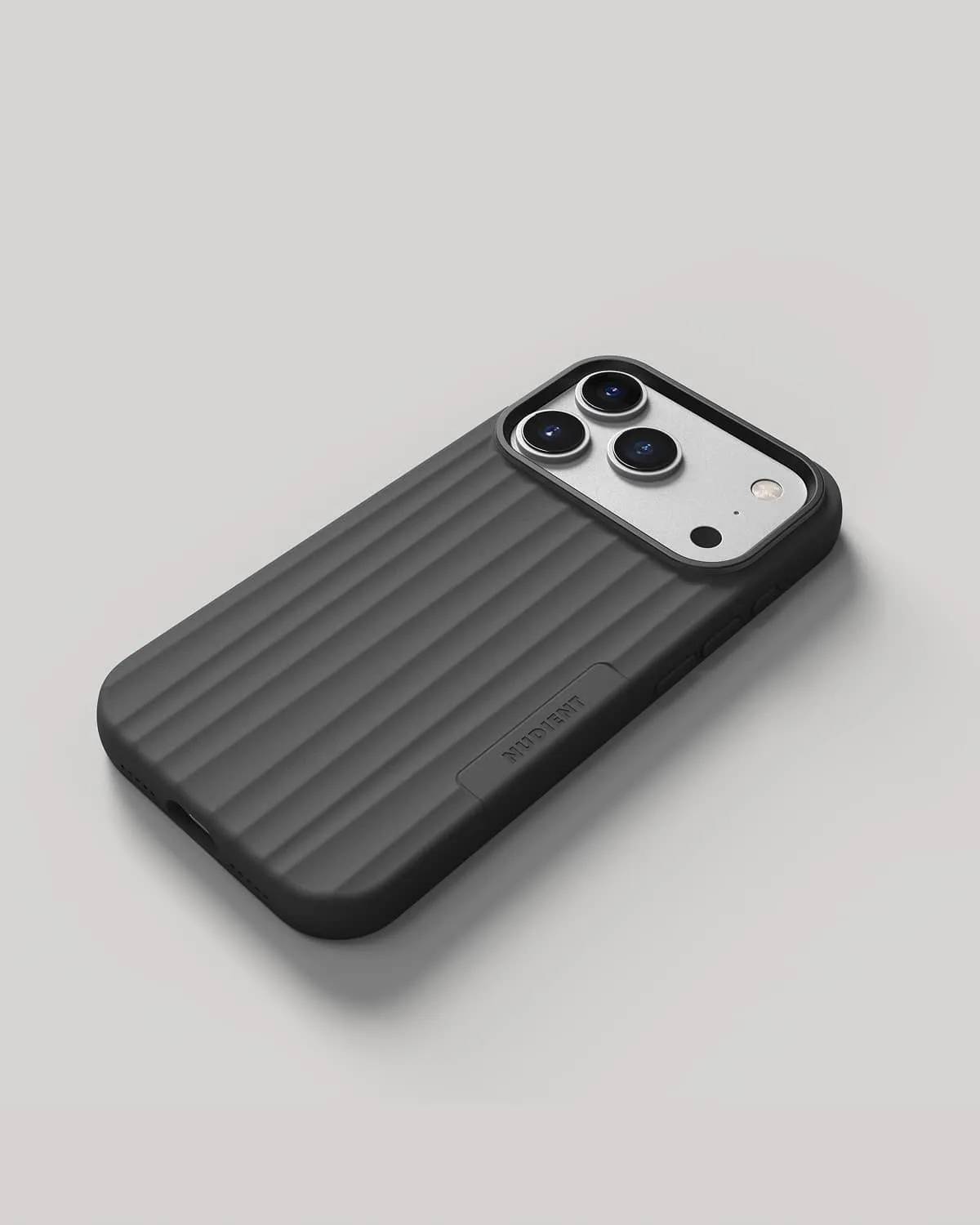 Nudient Bold Case iPhone 17 Pro cover Basalt Grey MagSafe