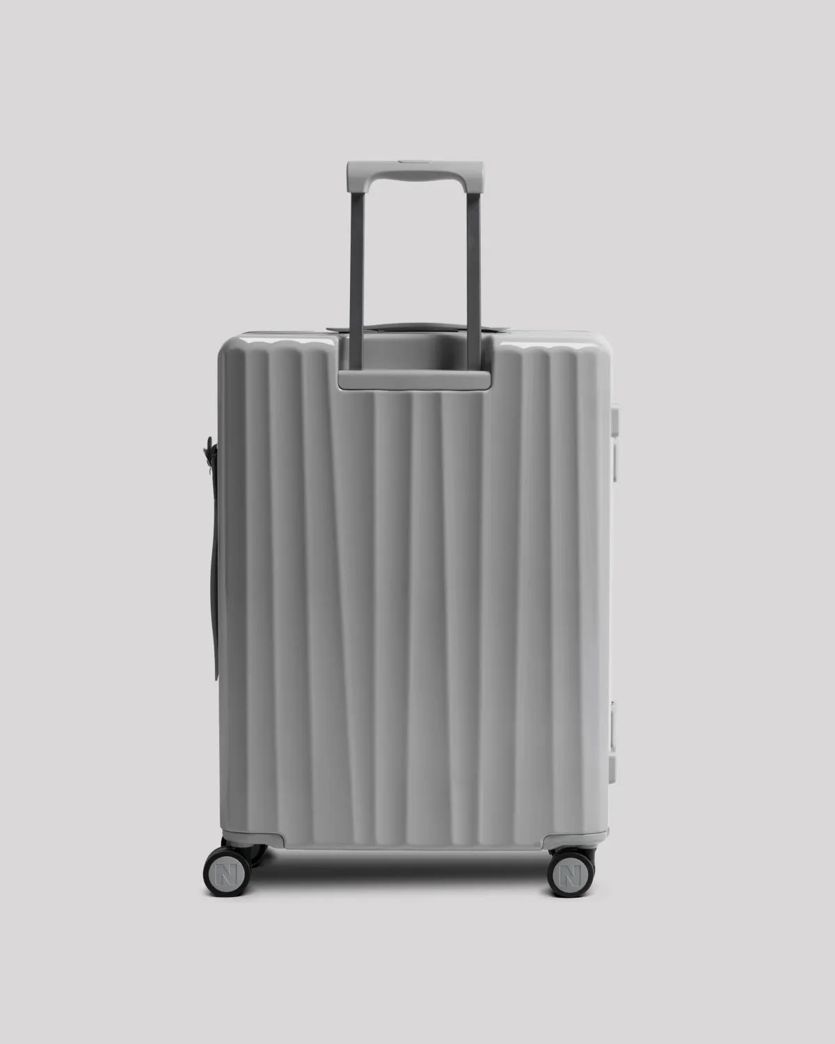 Nudient Bold Check-in M V2 trolley Urban Grey da stiva