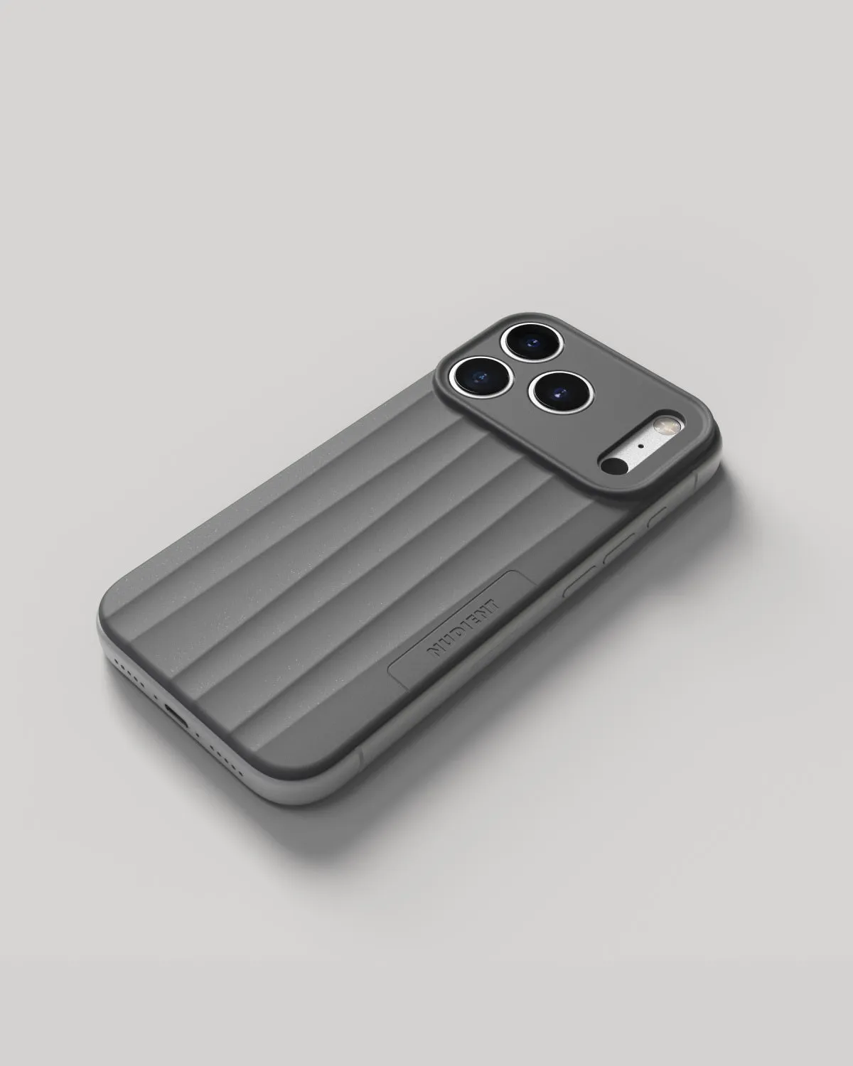 Nudient Slice Case iPhone 17 Pro cover grigia MagSafe