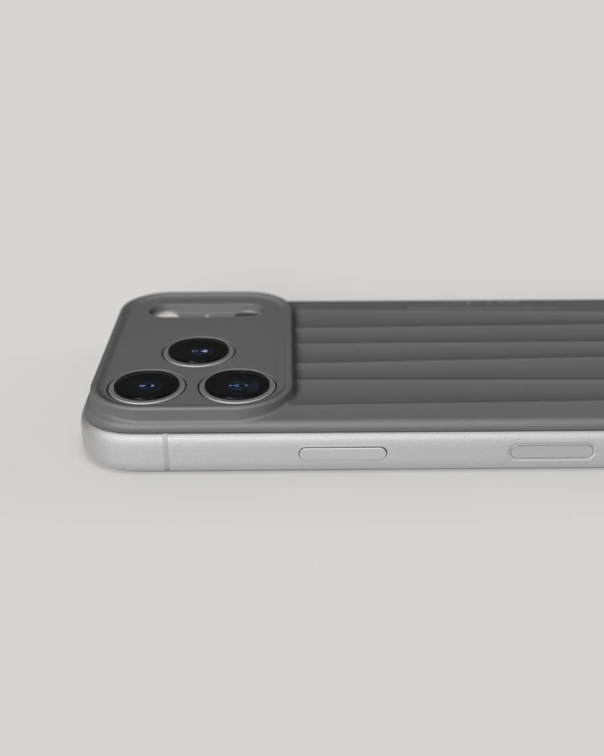 Nudient Slice Case iPhone 17 Pro cover grigia MagSafe