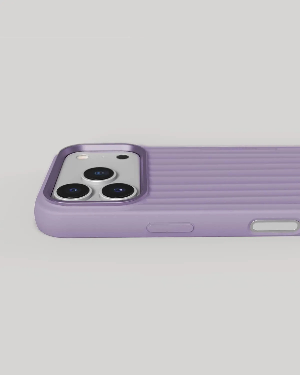 Nudient Bold Case cover iPhone 17 Pro Lupine Purple MagSafe