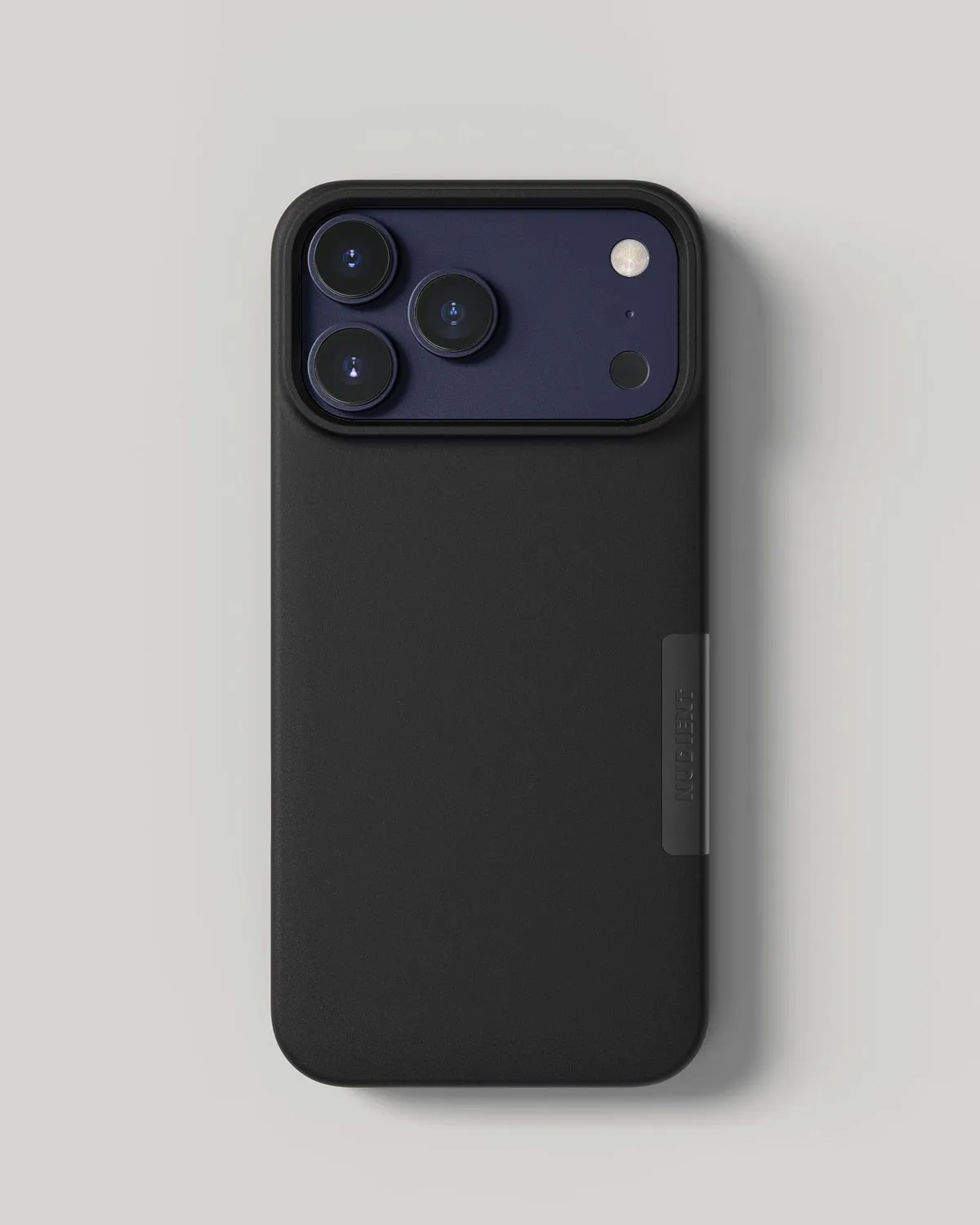 Nudient Thin Case cover iPhone 17 Pro Max nera magnetica