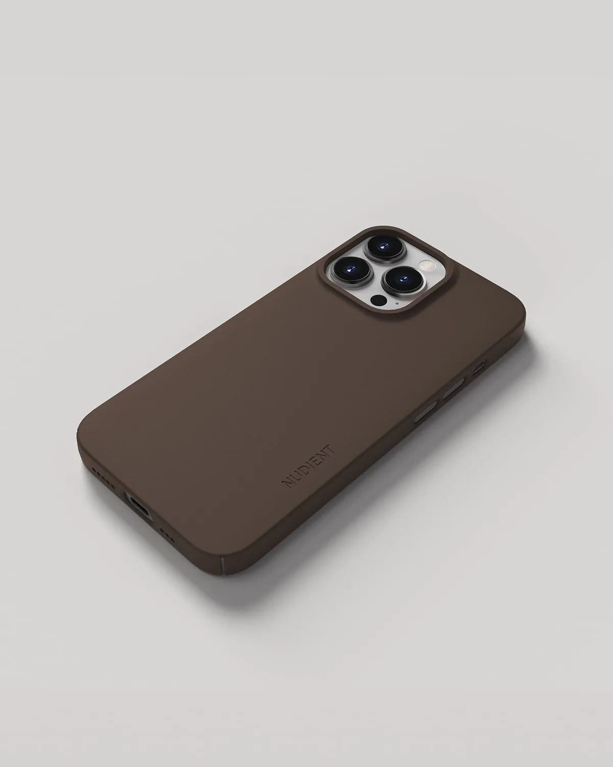 Nudient Thin Case iPhone 13 Pro cover Dark Brown senza MagSafe