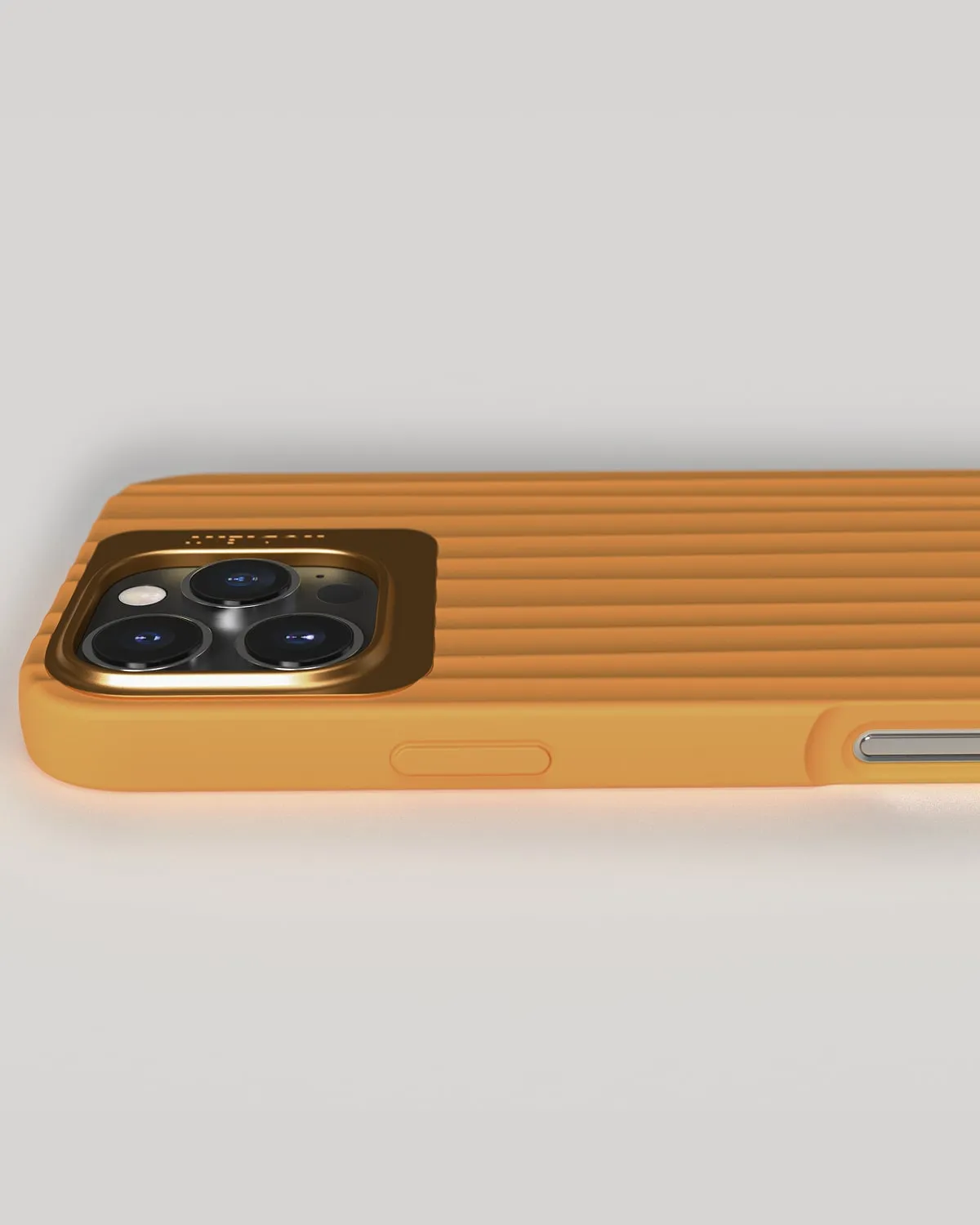 Nudient Bold iPhone 16 Pro Max custodia giallo ambra MagSafe antishock