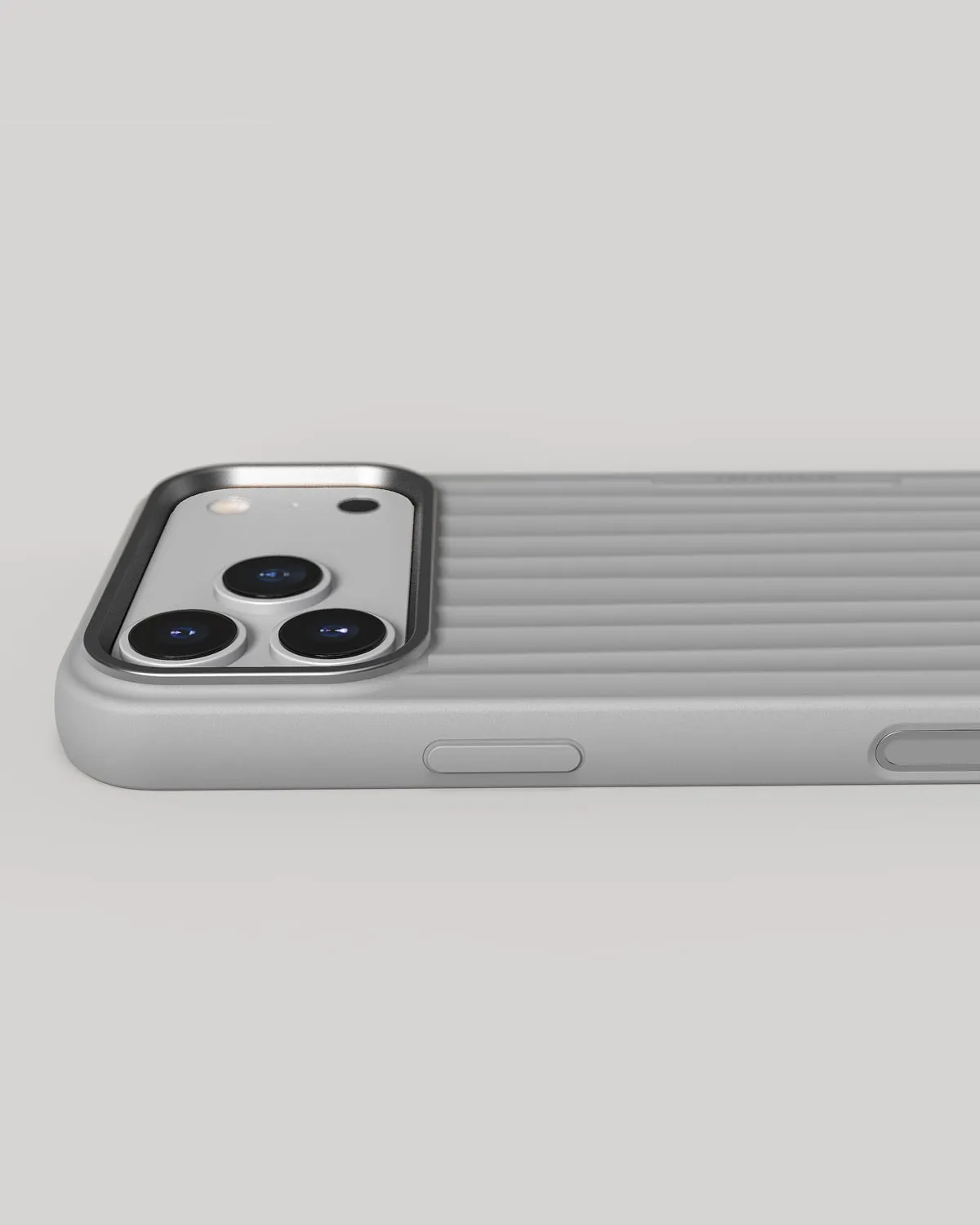 Nudient Bold Case cover iPhone 18 Pro Max grigia MagSafe antiurto