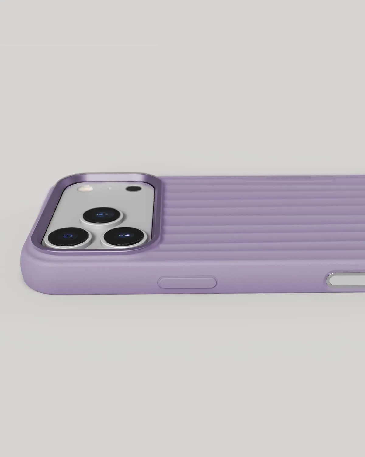 Nudient Bold Case iPhone 17 Pro Max cover Lupine Purple MagSafe