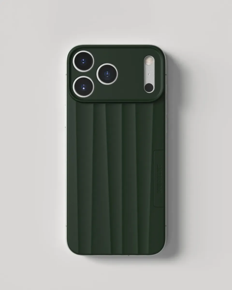 Nudient Slice iPhone 17 Pro Max custodia verde muschio MagSafe ultrasottile