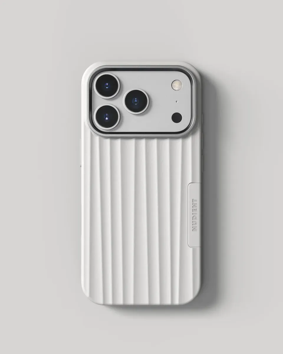 Nudient Bold Case iPhone 18 Pro cover Chalk White MagSafe antiurto